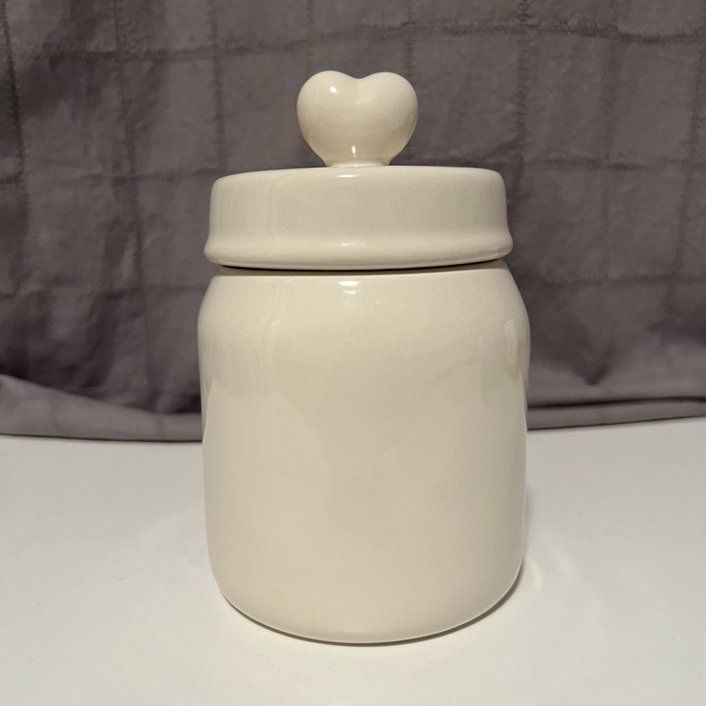 New Rae Dunn ivory canister with heart on the lid. - Picture 2 of 6